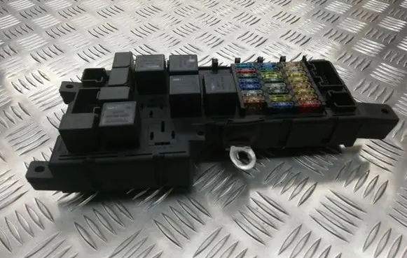 Volvo S60 Fuse module 518787205