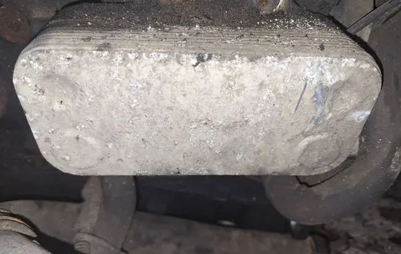 Engine oil radiator
