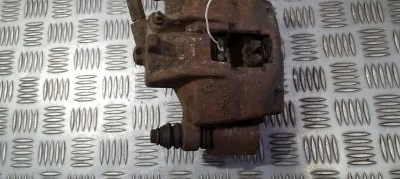Mercedes-Benz Vito Viano W638 Front brake caliper