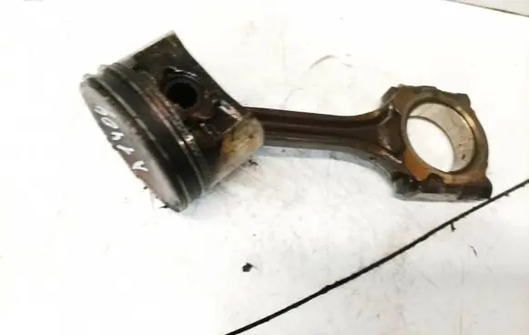 Nissan Almera N16 Piston with connecting rod