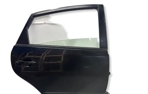 Toyota Prius (XW20) Rear door 