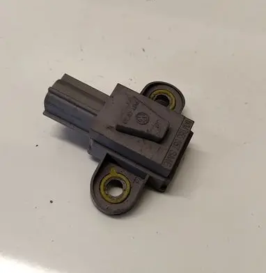 Volkswagen Golf VI Airbag deployment crash/impact sensor 1KM955557