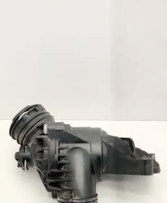 Mercedes-Benz C W205 Thermostat/thermostat housing A2762000315 3221511091