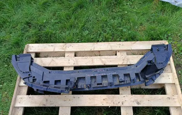 Dacia Dokker Front bumper upper radiator grill ZYT