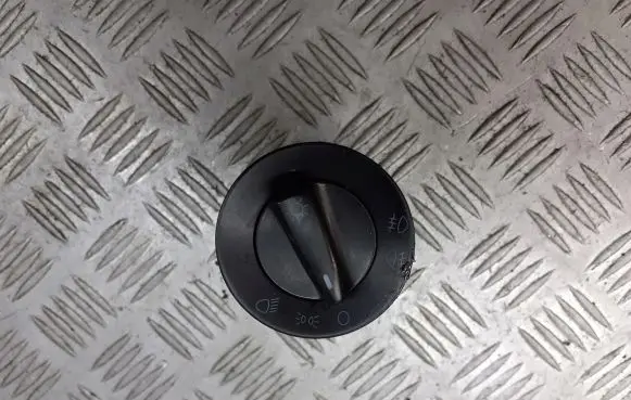 Volkswagen PASSAT B5.5 Light switch