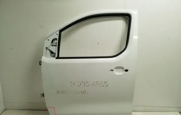 Opel Vivaro Front door 9811893680