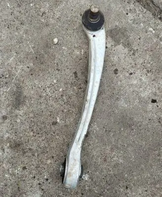 Volkswagen PASSAT B5.5 Front lower control arm/wishbone