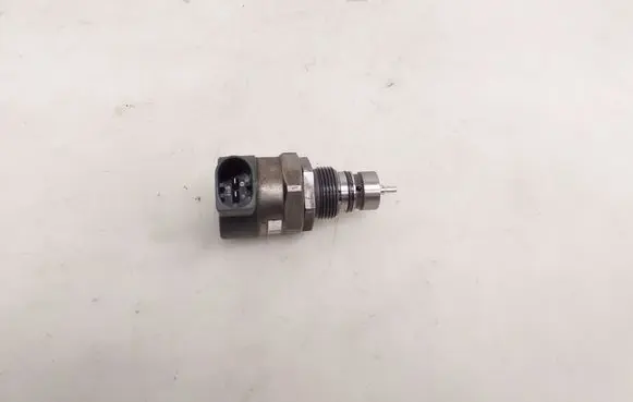 Audi A6 Allroad C7 Fuel pressure regulator 057130764AM 0281006431