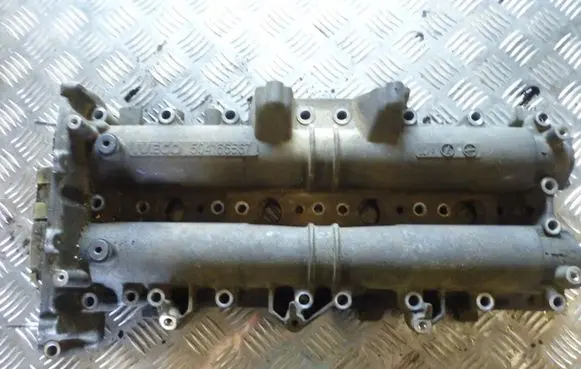 Iveco Daily 4th gen Rocker cam cover 504166567