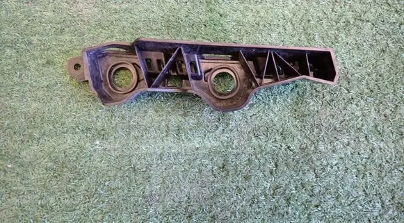 Audi A6 S6 C8 4K Front bumper mounting bracket 4K0807284