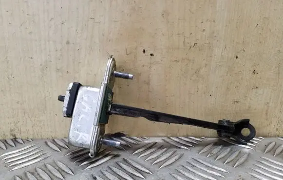 Hyundai i40 Rear door check strap stopper