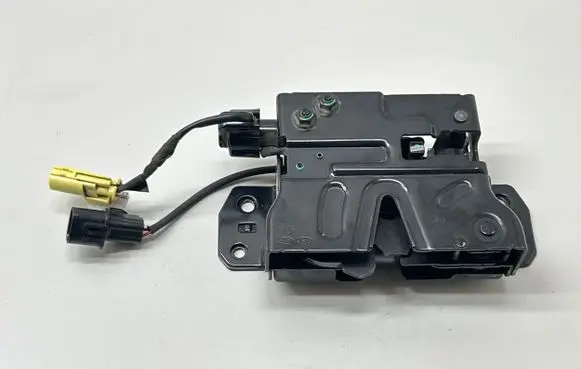 Hyundai Tucson TL Loading door lock 
