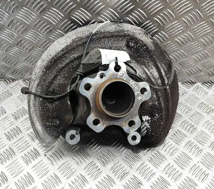 BMW 3 G20 G21 Front wheel hub 6878610