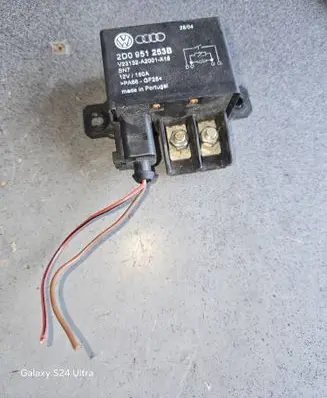 Volkswagen II LT Battery relay fuse 2D0951253B V23132A2001X16 12VA150A