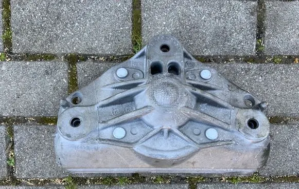 Coil spring mount