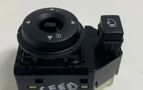 KIA Ceed Wing mirror switch 457480