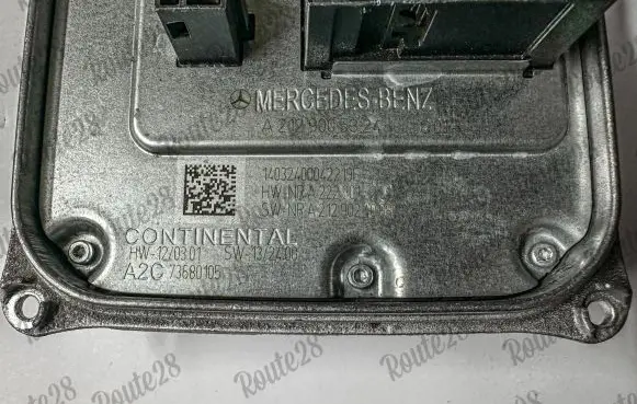 Mercedes-Benz E W212 Headlight ballast module Xenon A2129005324 14032400042219E 73680105