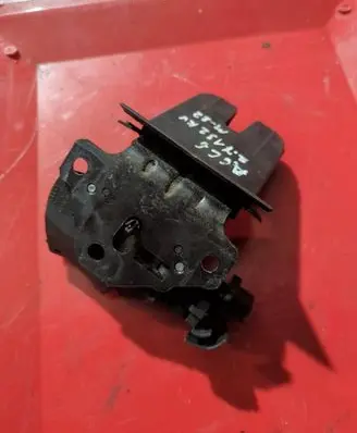 Audi A6 S6 C6 4F Tailgate/trunk/boot lock/catch/latch 8P4827505C