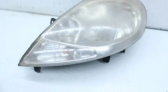Opel Vivaro Headlight/headlamp 8200701354