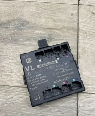 Mercedes-Benz C W204 Door control unit/module A2129004002 00403622C1 2128203526