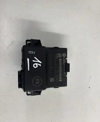 Audi Q3 8U Gateway control module 8U0907468G