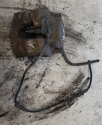 Mercedes-Benz E W210 Front brake caliper
