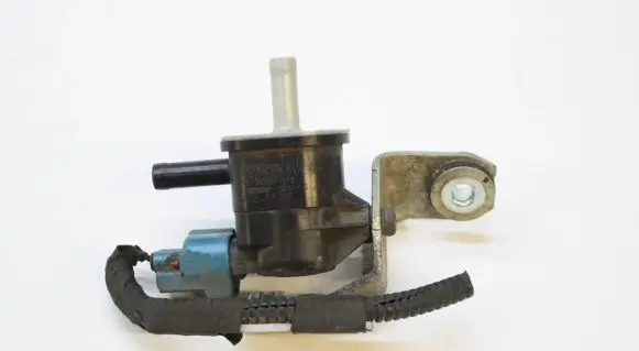 Toyota Auris 150 Turbo solenoid valve 90910TC001