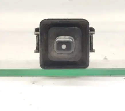 Mercedes-Benz E W124 Wing mirror switch 1248201810