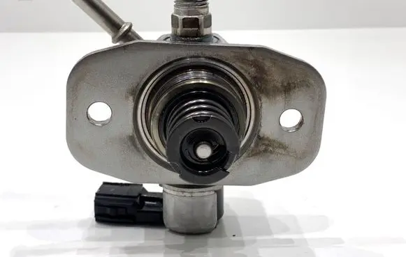 Lexus IS III XE30 Fuel injection high pressure pump 
