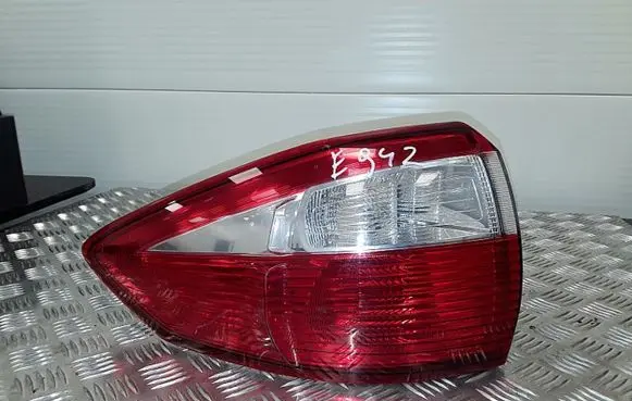 Ford C-MAX II Rear/tail lights AM5113405BF