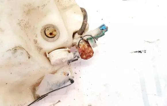 Chrysler Town & Country III Windscreen/windshield washer pump