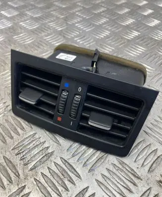 BMW 3 E90 E91 Rear air vent grill 7129556 6932024