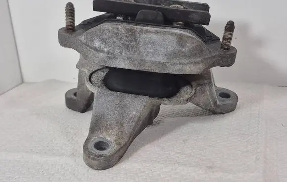 Audi A4 S4 B8 8K Gearbox mount 8K0399151