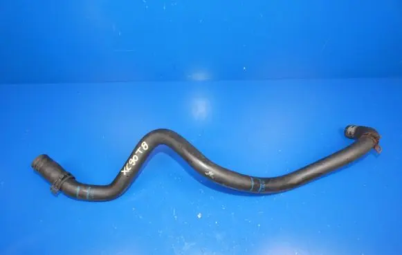 Volvo XC90 Engine coolant pipe/hose