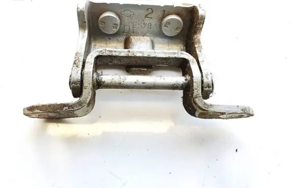 Nissan Primera Tailgate/trunk/boot hinge