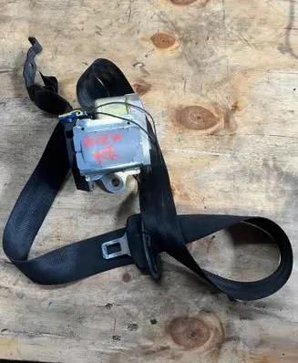 Audi A8 S8 D3 4E Rear seatbelt 4e0857805b