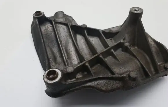 BMW 3 E90 E91 A/C compressor mount bracket 64557556826