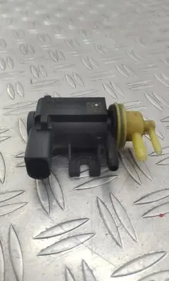 Volkswagen Touran III Turbo solenoid valve 1K0906627B