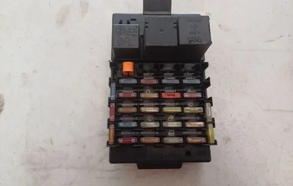 Alfa Romeo 166 Fuse module