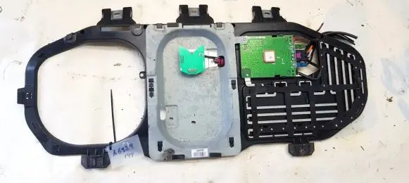 Mercedes-Benz ML W164 Antenna control unit A2518202275 28024813