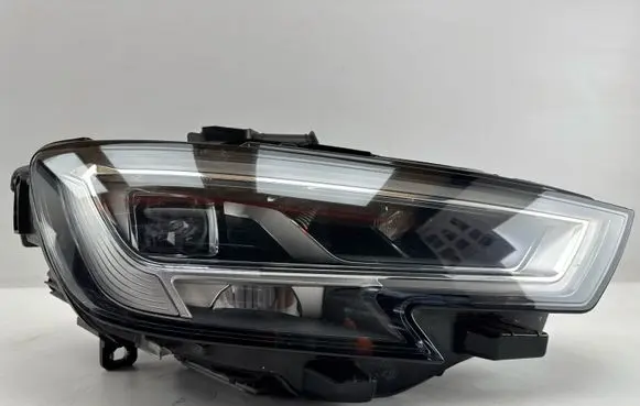 Audi A3 S3 8V Headlight/headlamp 8V0941034D