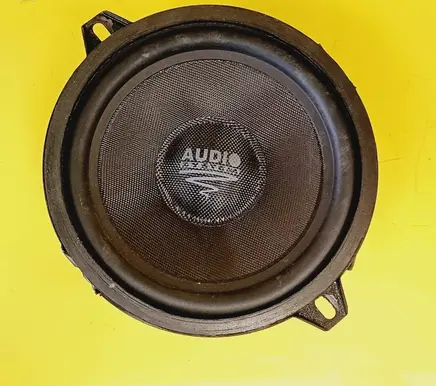Renault Megane II Front door speaker