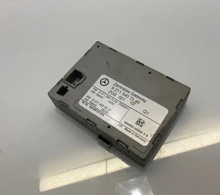 Mercedes-Benz E W211 Gateway control module A2115407145 A2114420027 A2115407245