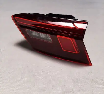 Volkswagen Tiguan Rear/tail lights 5NA945094F