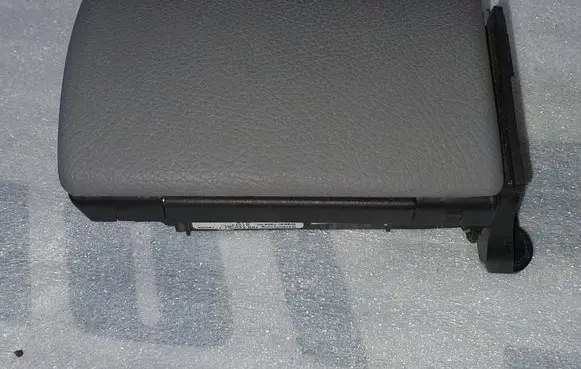 Mercedes-Benz S W221 Rear door ashtray A2218130204 81272002 PO109681