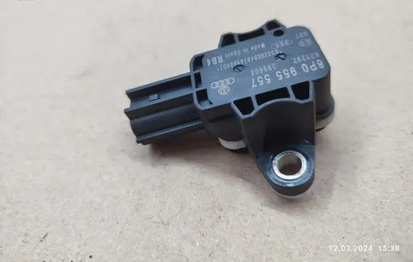 Audi A3 S3 8P Airbag deployment crash/impact sensor 8P0955557