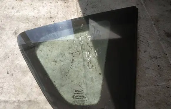 Nissan Note (E11) Rear side window as2