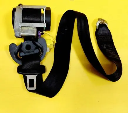Volkswagen Golf V Front seatbelt 1K4857705D