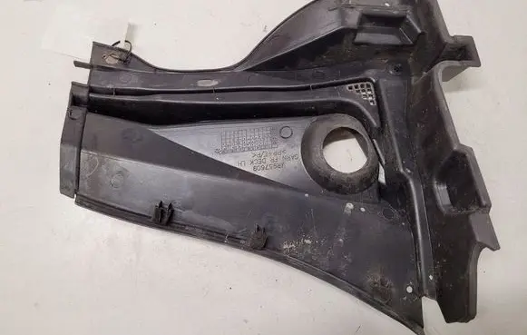 Mitsubishi Grandis Wiper trim MR957609