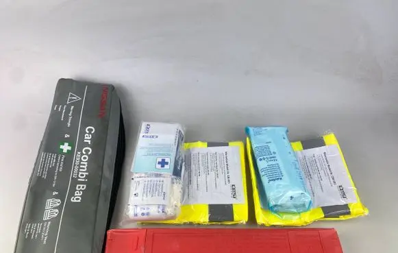 Renault Arkana First aid kit KE93000032 KE930-00032